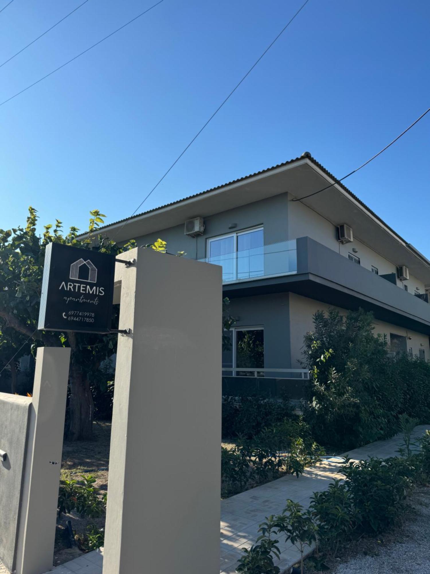 Artemis Apartments Diakopto Exterior photo